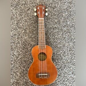 Mitchell Ukulele